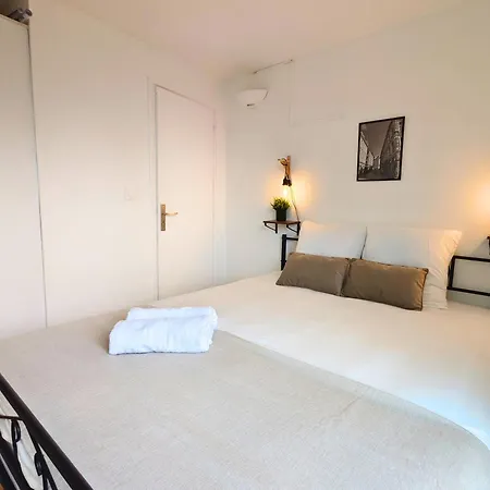 Loft In Old With Lovely Terrace